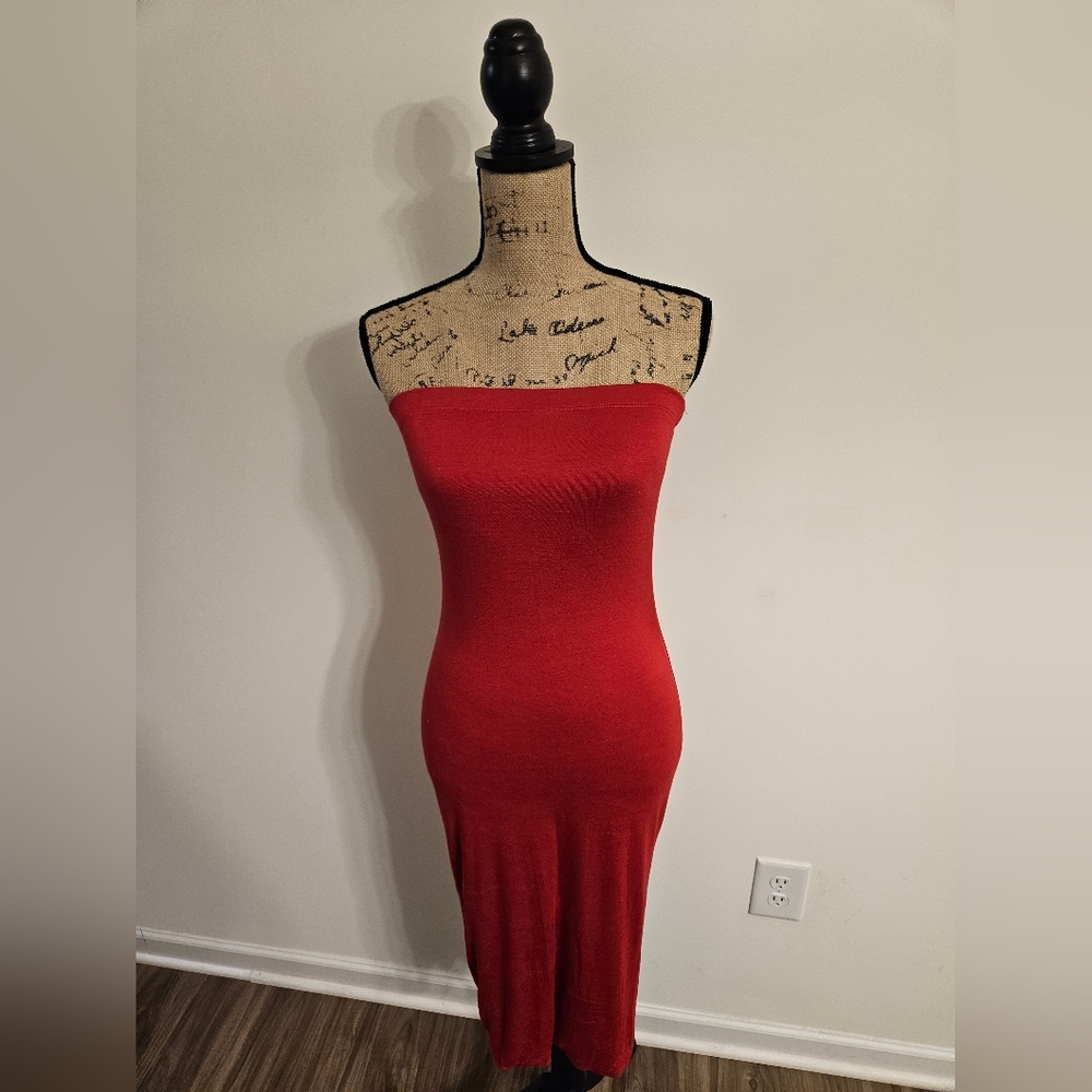 Brand New FashionNova Strapless dress, Red, Size large